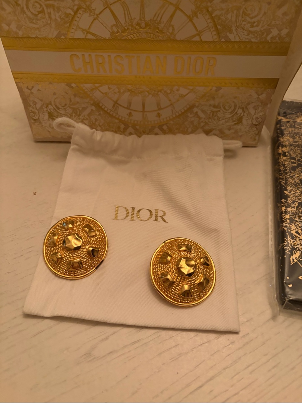 Christian Dior Gold-Tone Decorative Vintage Earrings - Picture 8 of 10